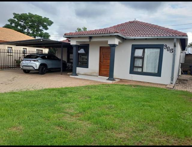 3 BEDROOM HOUSE FOR SALE IN ROSSLYN